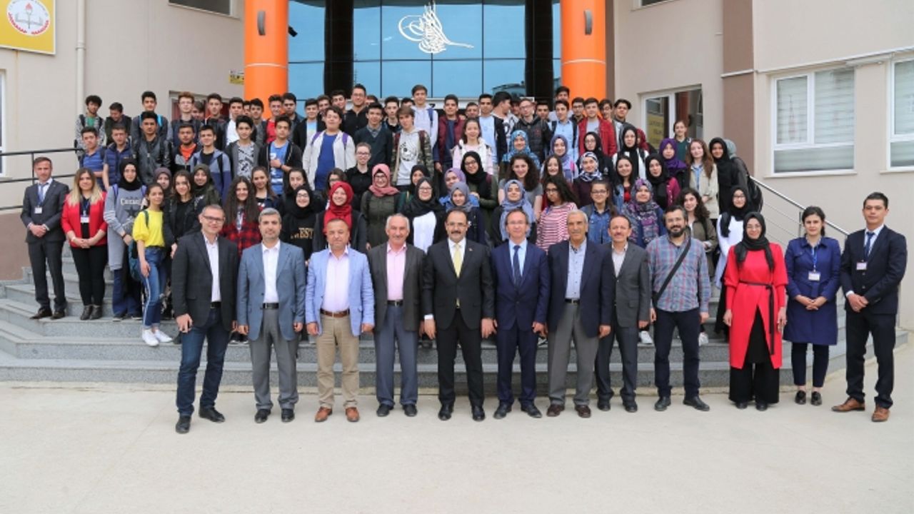 Başkan Cahan Öğrencilerle Kariyer Söyleşisinde Buluştu