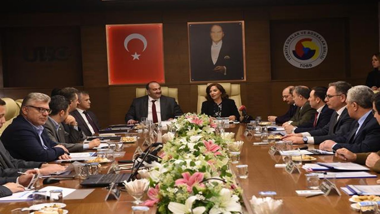 İşkur Genel Müdürü Cafer Uzunkaya, Uşak İl İstihdam ve Mesleki Eğitim Kurulu toplantısına katıldı