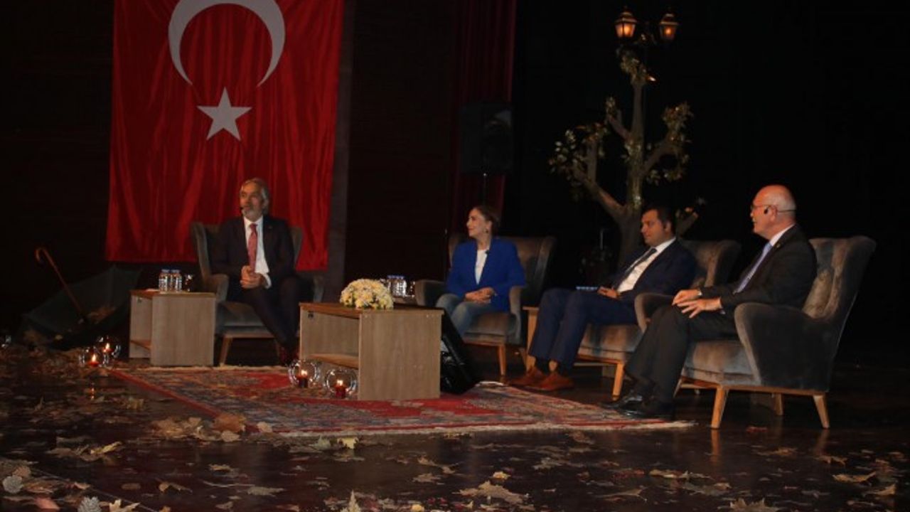İSKENDER PALA İLE "SONBAHAR VE HÜZÜN" SOHBETLERİ