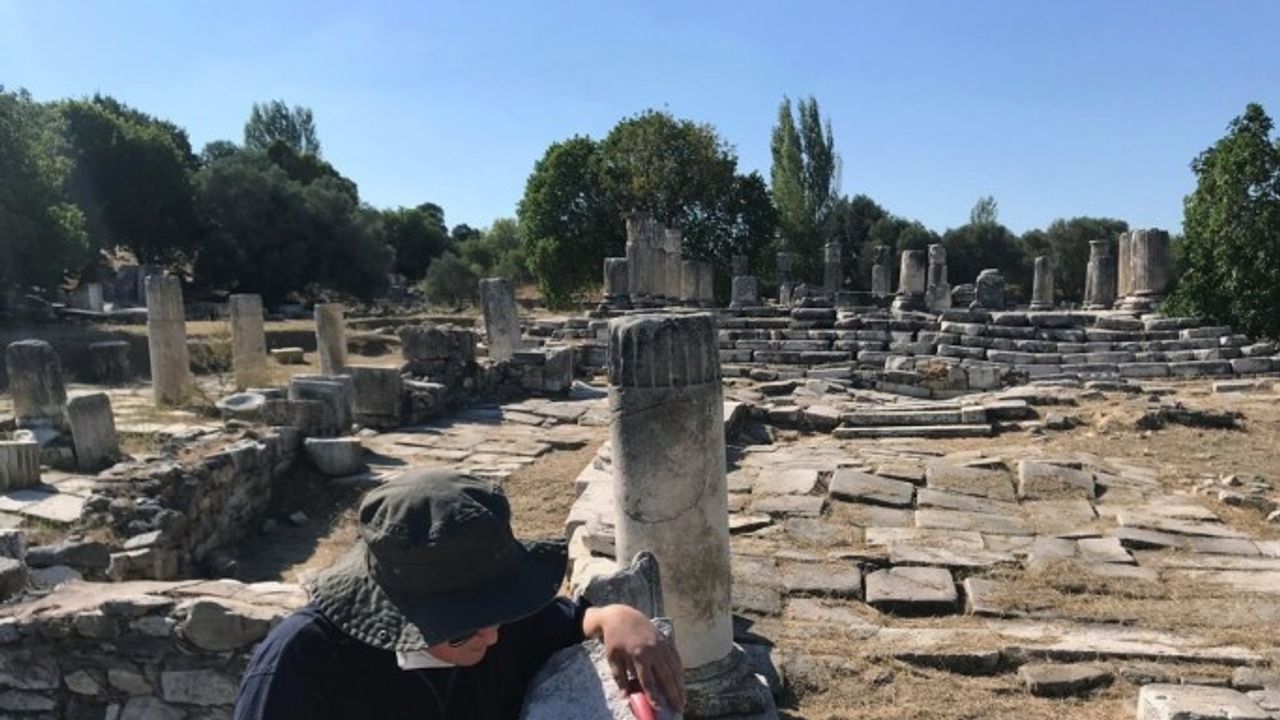 GEKA’nın desteklediği Hekate kutsal alanında sütunlar ortaya çıkıyor