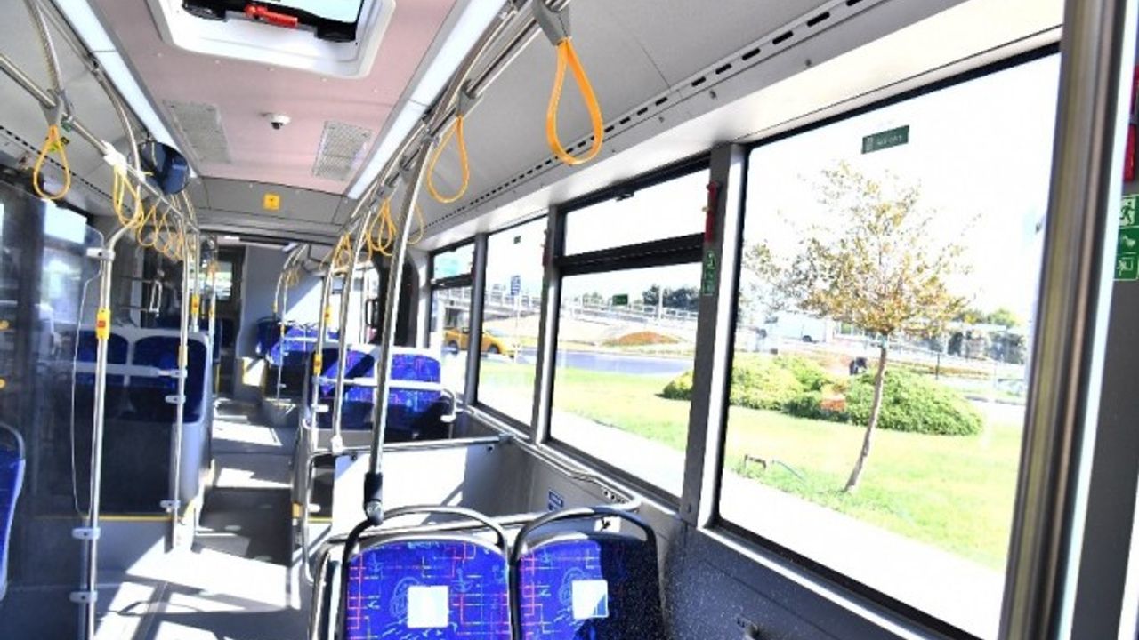 Güvenli otobüs İzmir’de hizmete alındı: Ateş ölçüyor, maskesiz yolcuları uyarıyor