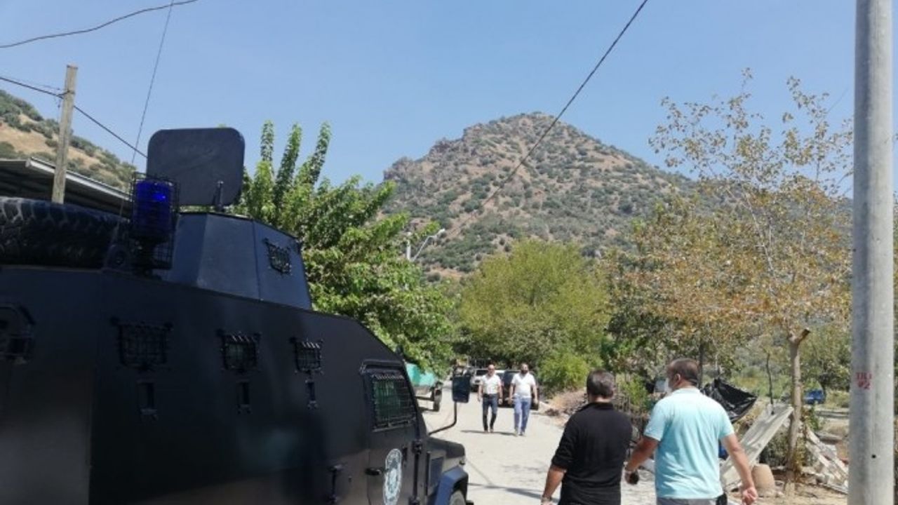 İki hafta önce polise silahla karşılık veren şahıs bu defa silahı kendi kafasına dayadı