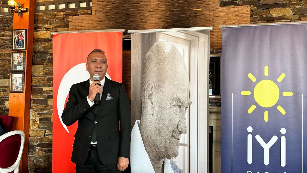 İyi Parti Başkan Gür, Berber Ve Kuaförlerle Bir Araya Gelerek Net Konuştu