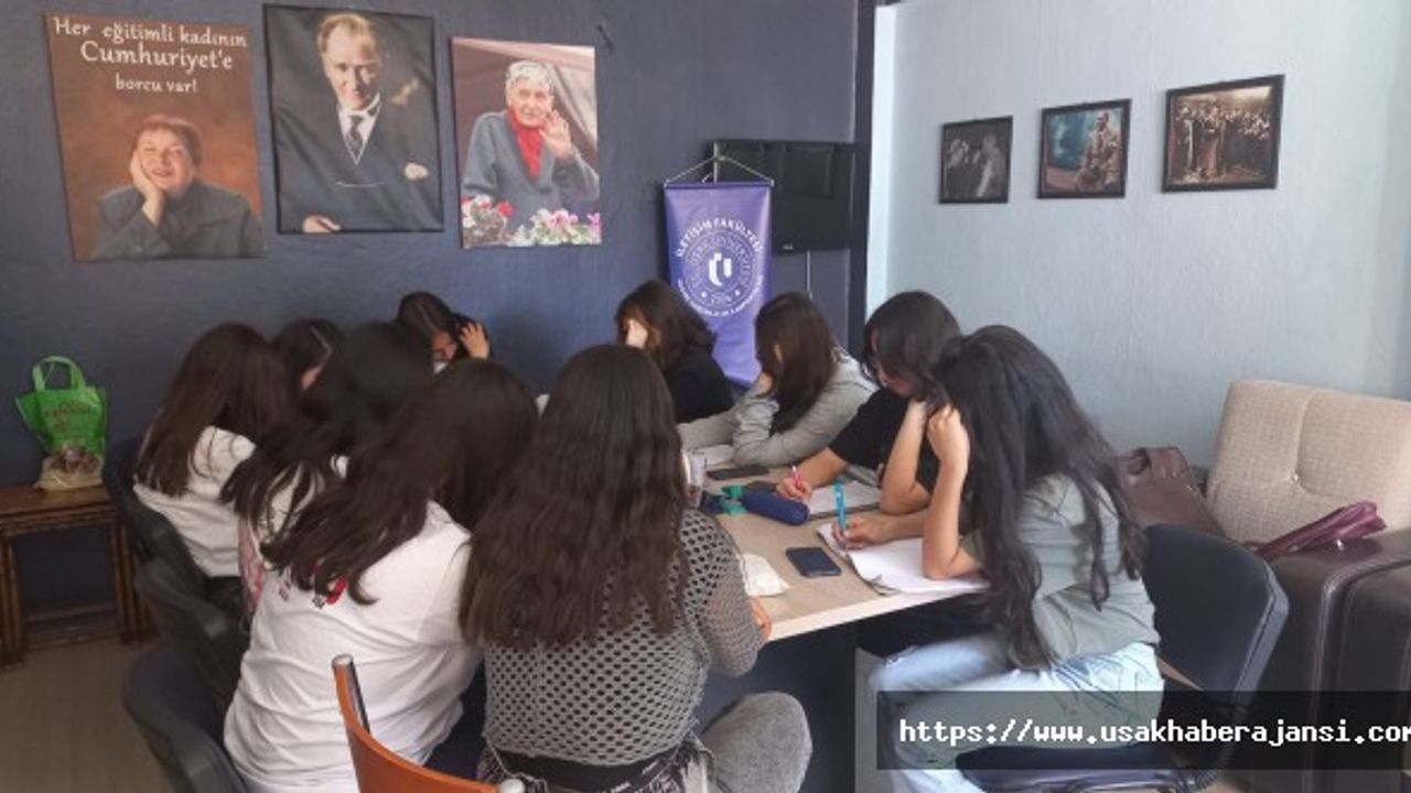 Gençlere Destek Ol Geleceğe Işık Tut