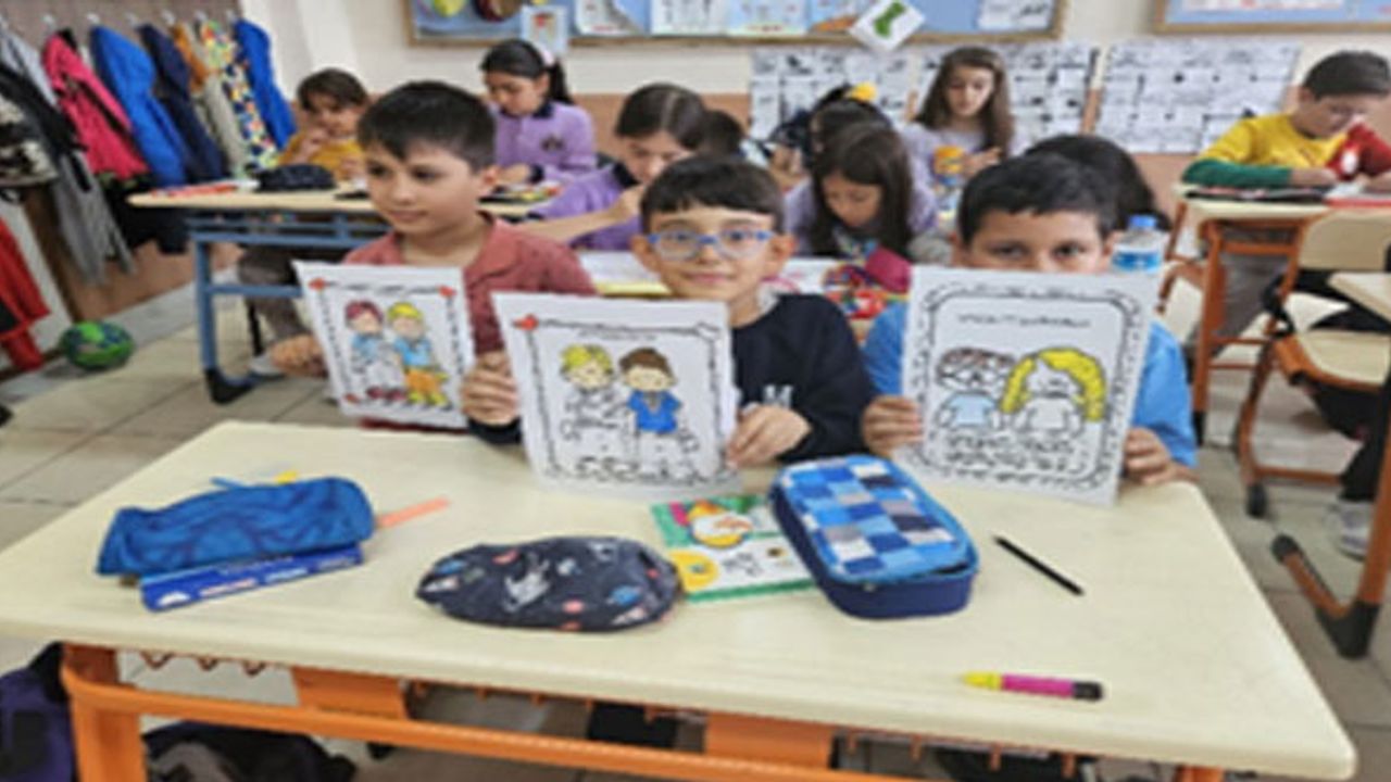 Uşak Üniversitesi Öğrencileri Akran Zorbalığı’na Karşı Bilinçlendirme Etkinliği Düzenledi