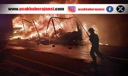 Uşak’ta Seyir Halindeki Tırın Dorsesi Alev Alev Yandı