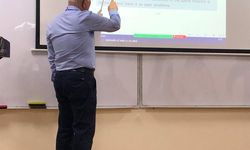 Matematik Duayenleri Arasında Yer Alan Rektör Prof. Dr. Savaş, Matematik Kongresi’nde Sunum gerçekleştirdi.