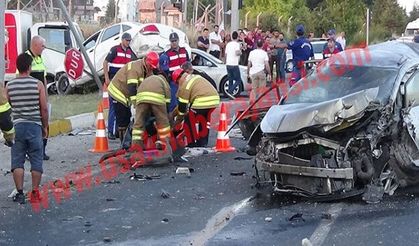 Uşak’ta kırmızı ışıkta katliam gibi kaza: 1 ölü, 17 yaralı