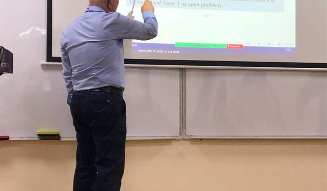 Matematik Duayenleri Arasında Yer Alan Rektör Prof. Dr. Savaş, Matematik Kongresi’nde Sunum gerçekleştirdi.