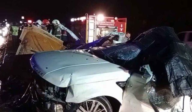 Uşak'ta Zincirleme Trafik Kazası 4 Kişi Ölü, 34 Yaralı