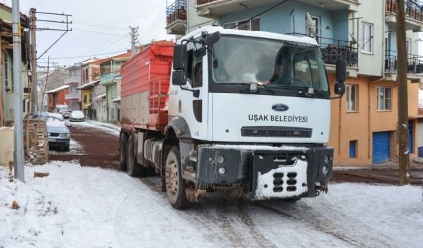 Başkan Çakın’dan Soğukta Çalışan Ekiplere Sıcak Sürpriz