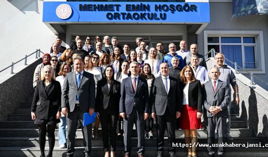 Vali Aktaş Halit Ziya Uşaklıgil Ortaokulu ve Mehmet Emin Hoşgör Ortaokulunu Ziyaret Etti