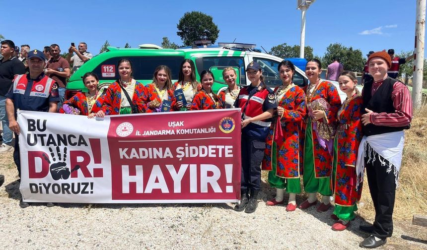 JANDARMA EKİPLERİ VATANDAŞI BİLİNÇLENDİRMEK İÇİN FESTİVAL ALANINDAYDI
