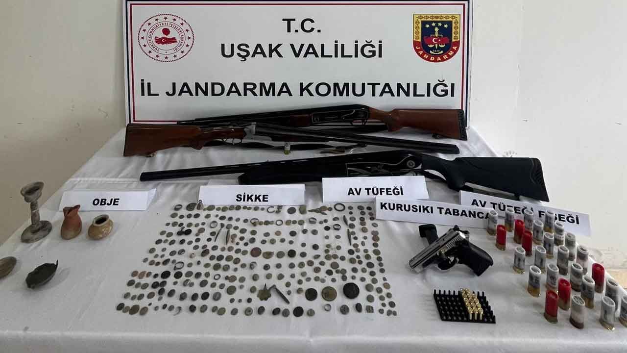 Uşak’ta Tarihi Eser Ve Ruhsatsız Silah Operasyonu
