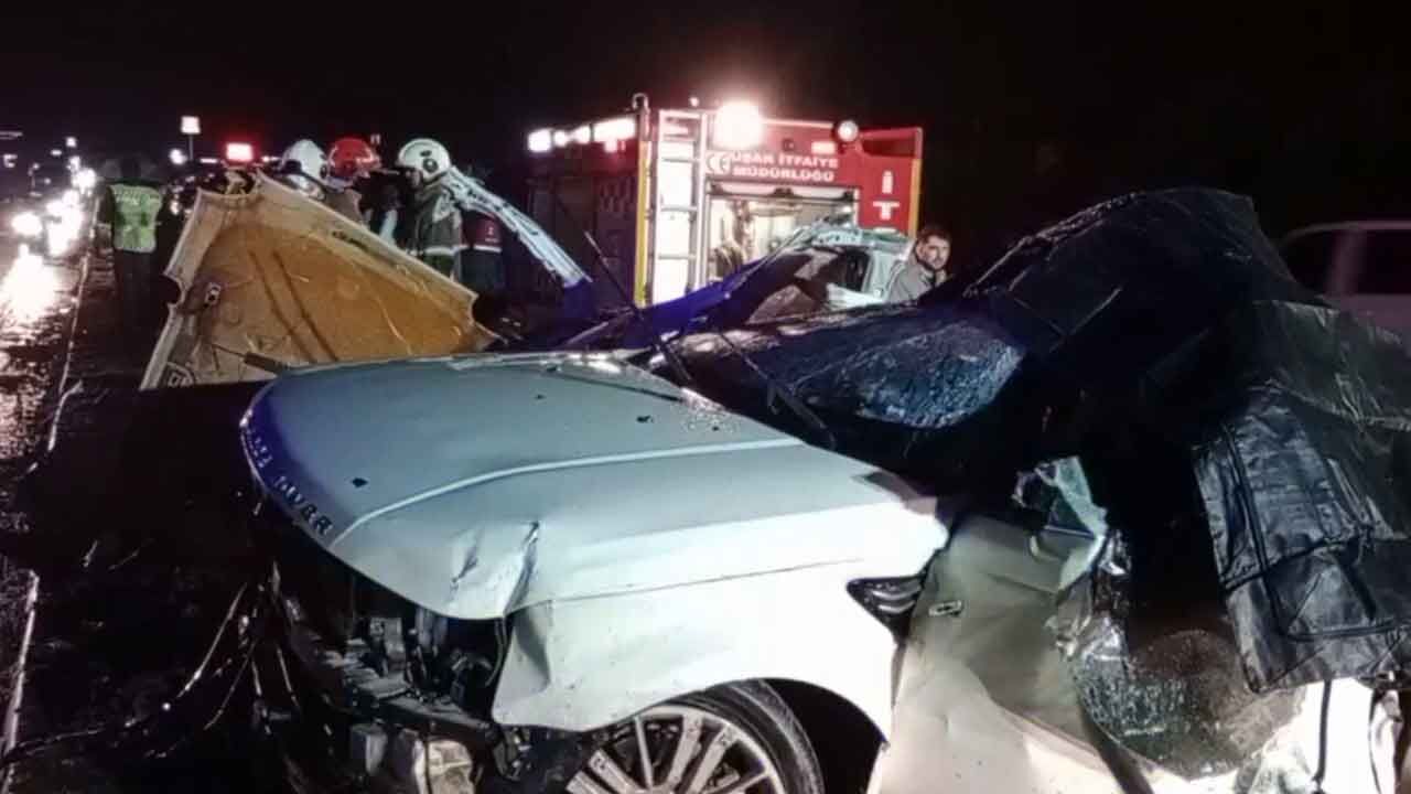 Uşak'ta Zincirleme Trafik Kazası 4 Kişi Ölü, 34 Yaralı